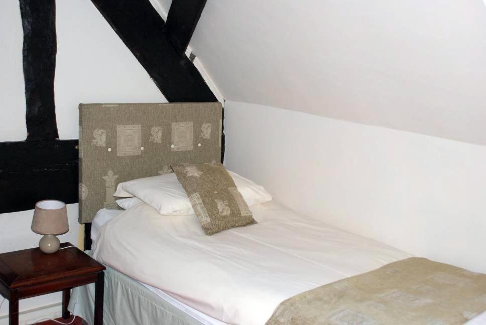 Tudor House Hotel Market Drayton Phòng bức ảnh